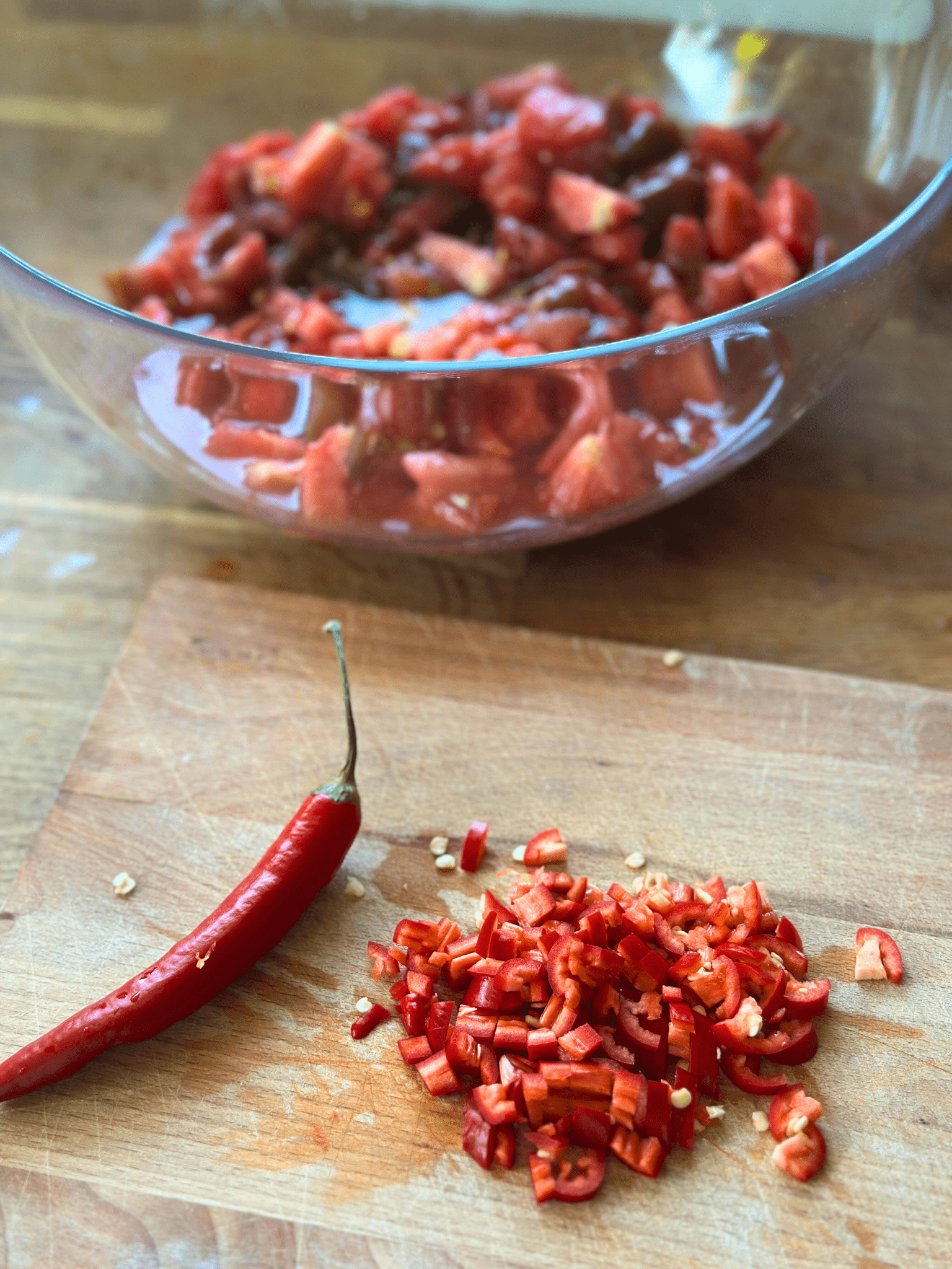dodajemy papryczkę chili