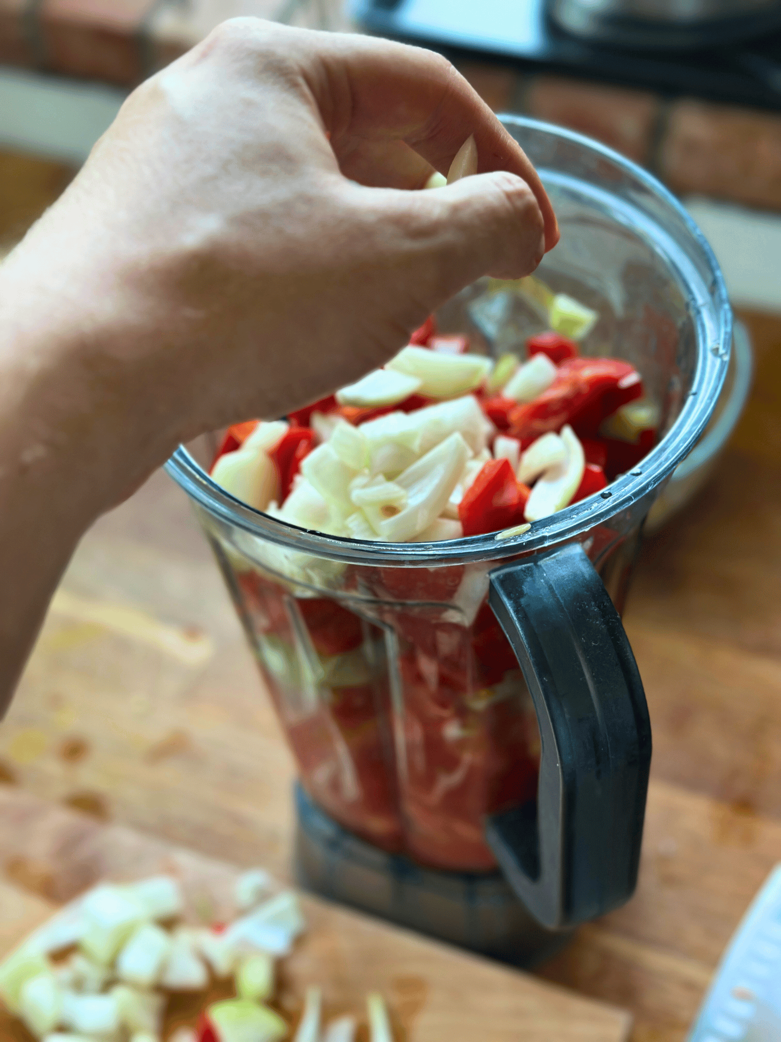 dodanie papryki i cebulki