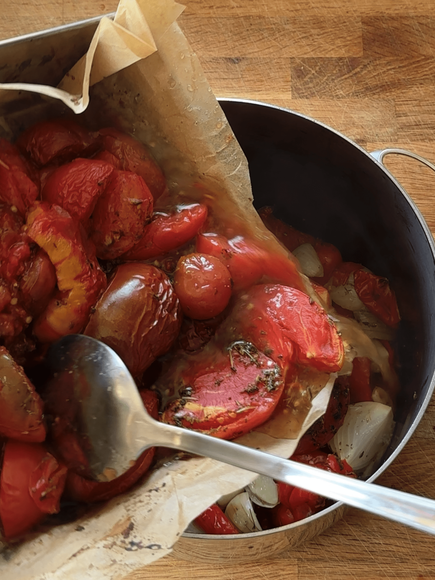 zupa aztecka przelewamy do garnka warzywa