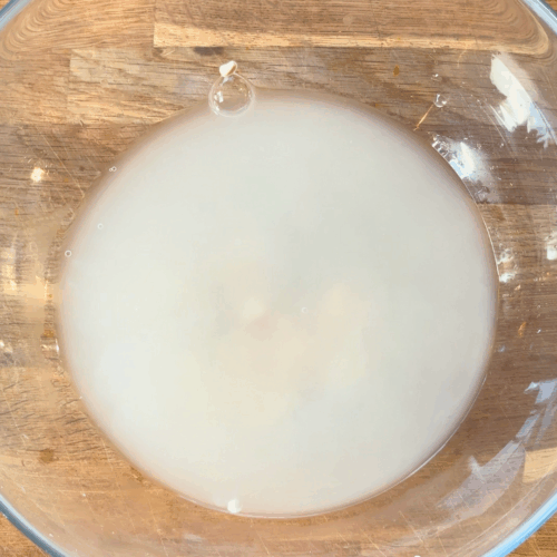 domowy chleb rozpuszczanie drożdży 2