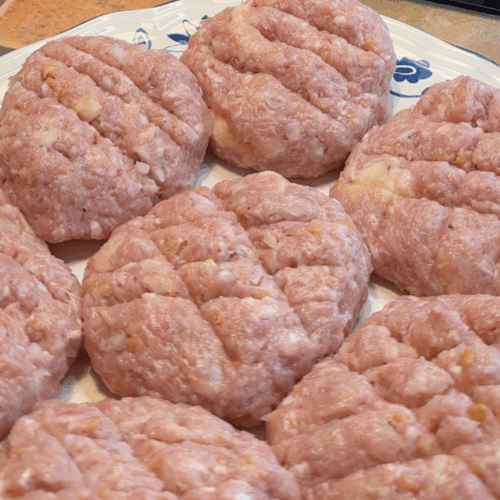 formowanie kotletów mielonych