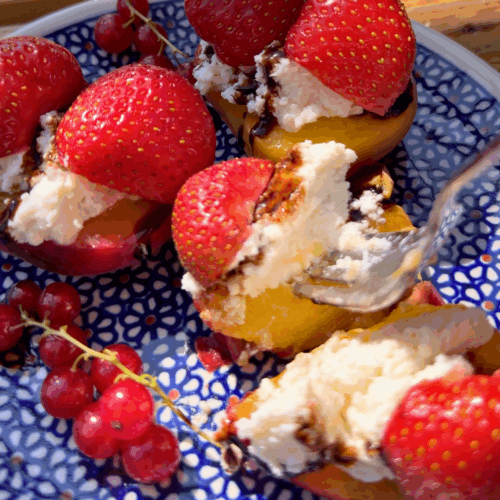 grillowane brzoskwinie z ricottą i truskawkami 2