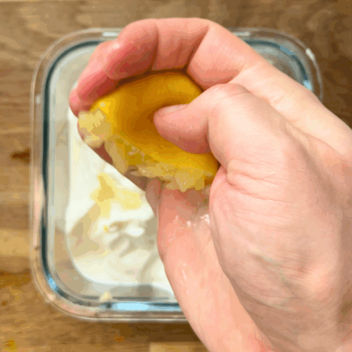 jak zrobić sos czosnkowy sok z cytryny