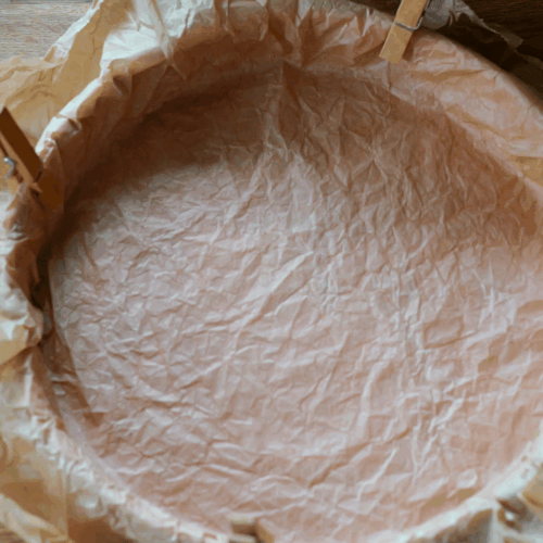 jak zrobić szarlotkę przygotowujemy foremkę