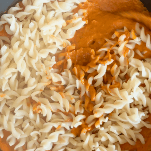 mieszamy makaron z sosem