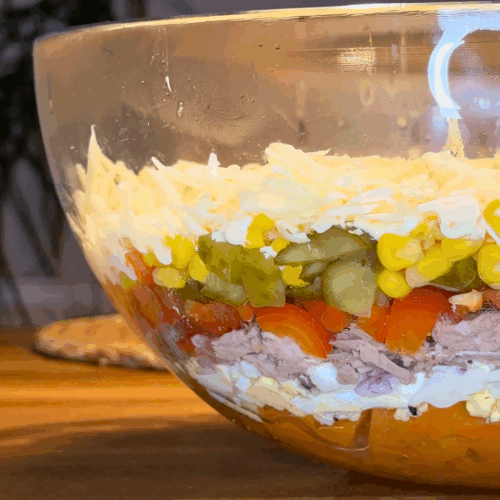 sałatka warstwowa z tuńczykiem 1