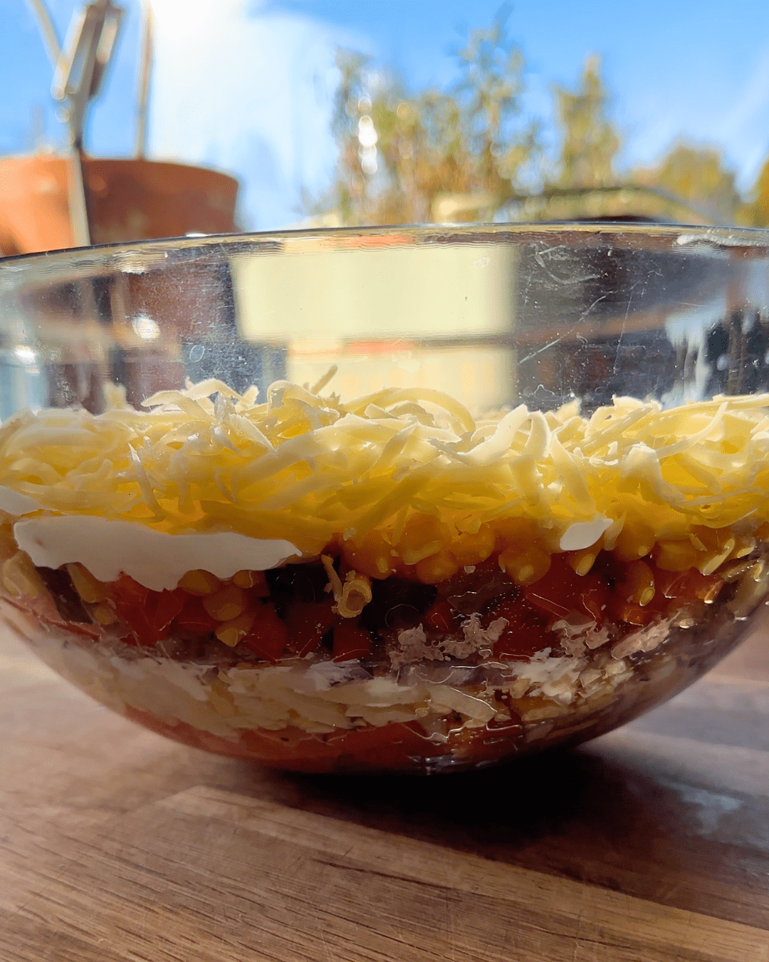 sałatka warstwowa z tuńczykiem 3