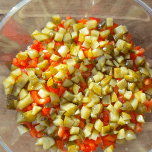 sałatka warstwowa z tuńczykiem ogórek konserwowy