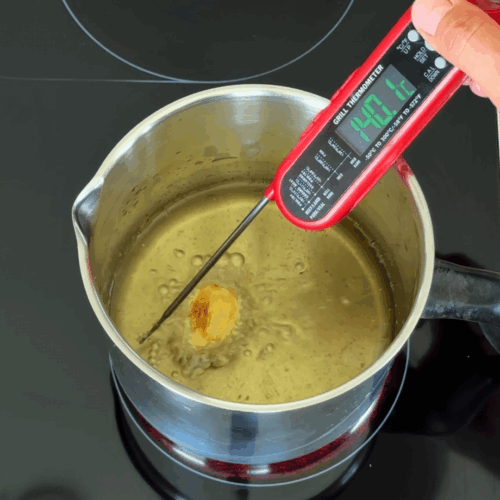 wyjmujemy czosnek i imbir