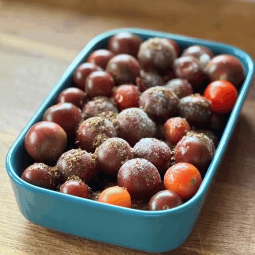 pomidorki konfitowane solimy przyprawiamy