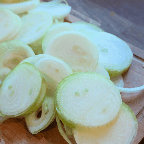 Pokrój cebulę zupa cebulowa