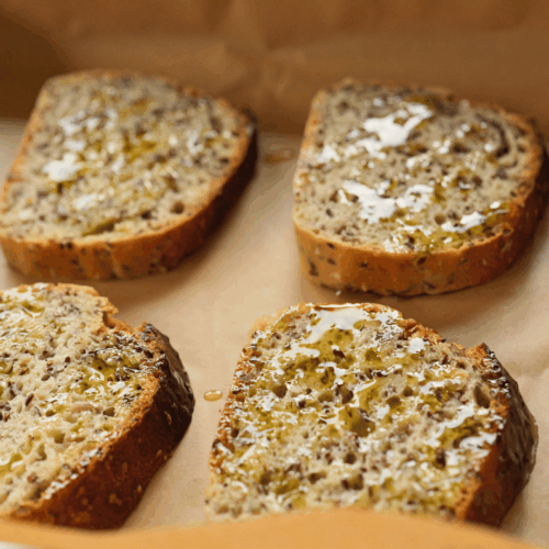 Przygotuj grzanki zupa cebulowa