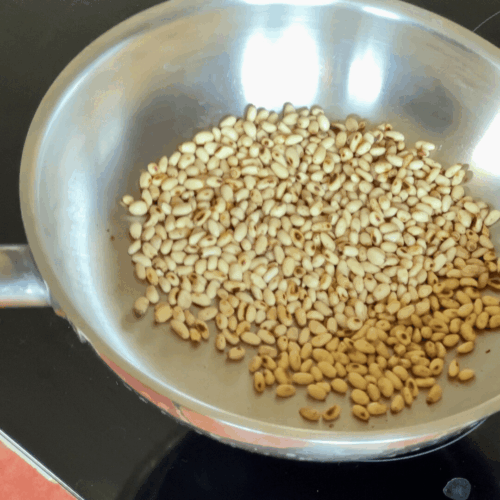 czerwone pesto prażymy orzeszki