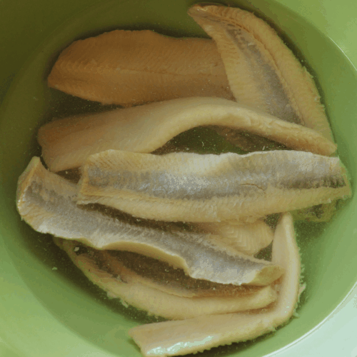 śledzie z żurawiną moczenie śledzi