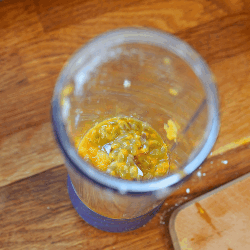 panna cotta z marakują, Przygotowanie sosu