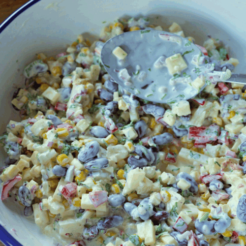 sałatka meksykańska, mieszamy