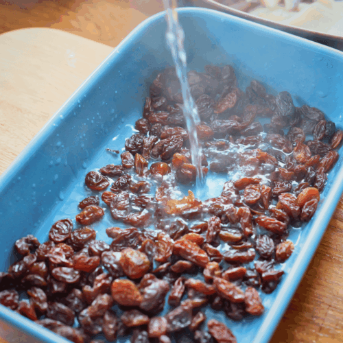 śledzie z porem moczenie rodzynek