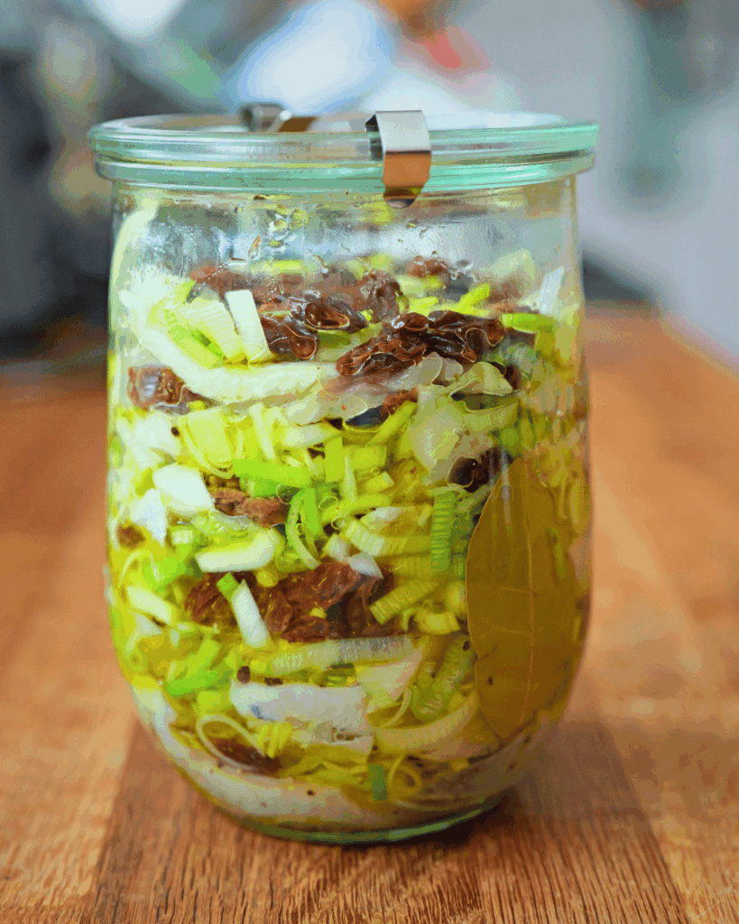 śledzie z porem krojenie pora