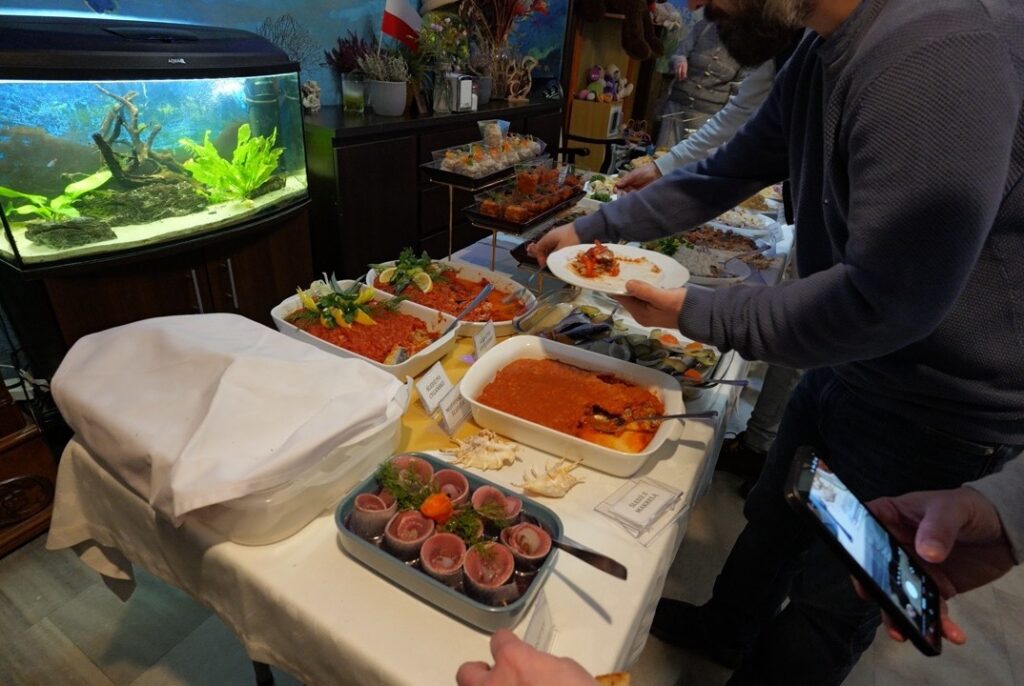 bufet śledziowy Barka Kołobrzeg