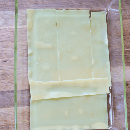 jak zrobić lasagne 3 pierwsza warstwa makaronu