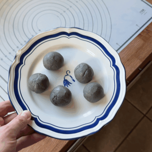 czarne bułeczki bao kolejna porcja