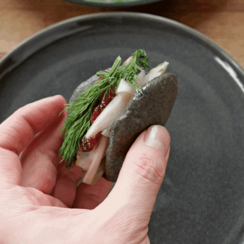 czarne bułeczki bao wypełniamy składnikam